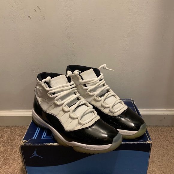Jordan 11 Concords Size 10 - Picture 3 of 5